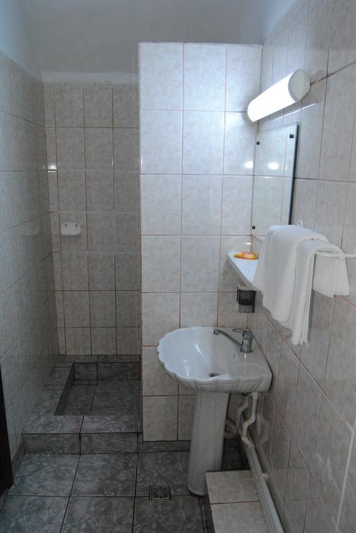 Cornul Vanatorului Bungalows Pitesti Bilik gambar