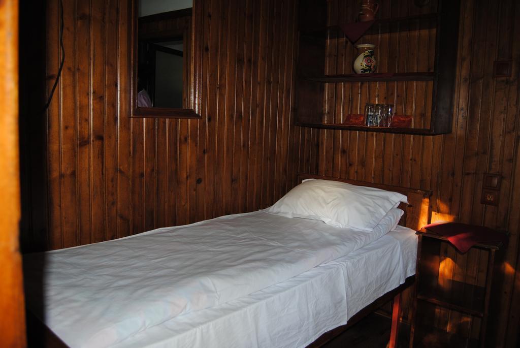 Cornul Vanatorului Bungalows Pitesti Bilik gambar
